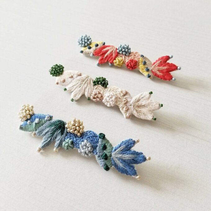 [ai ann] 日本手作植物刺繡胸針，白色