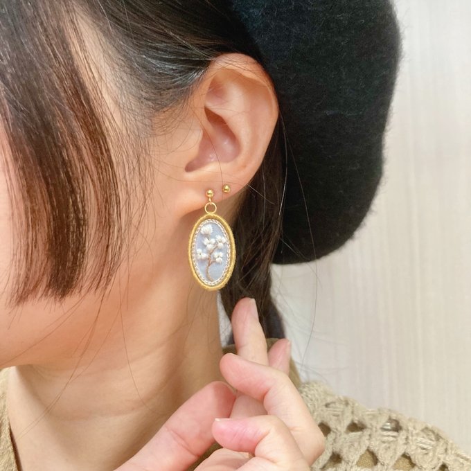 [putiito...] Japanese Handmade Embroidery Earrings, Tallow Tree (Birth Flower for November)