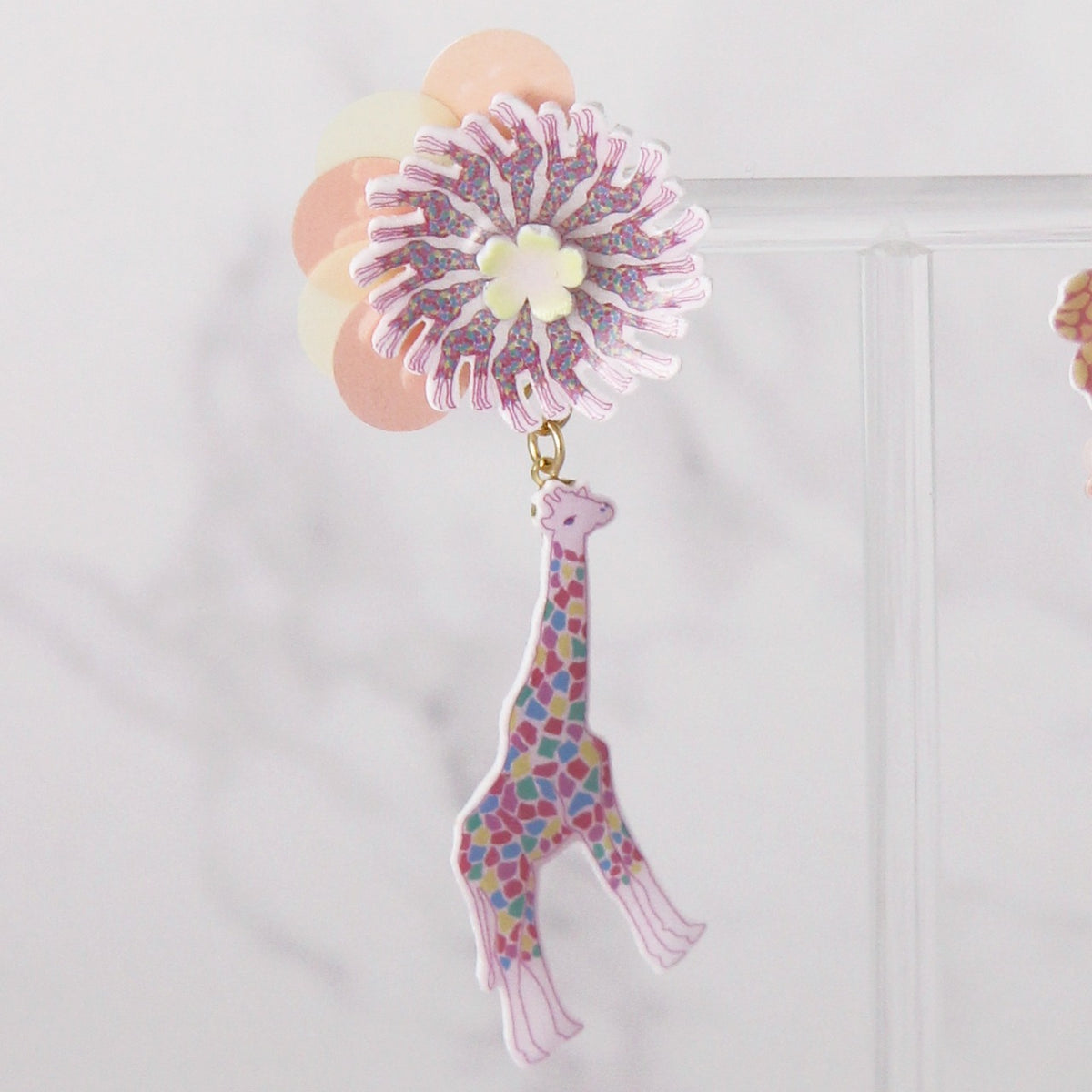 [kooco kirari] Japanese Handmade Giraffe Deluxe Earrings, Pink