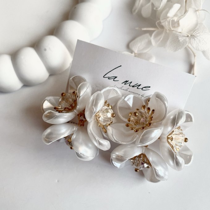 [la mue] Japanese Handmade Beads & Pearls Earrings, Gold
