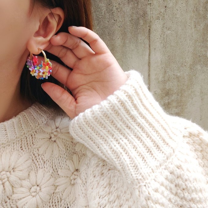 [laSoeur] 日本珠子刺繡Wreath耳環，幻彩色 