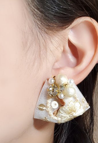 [hatomaha k.] Japanese Handmade Indian Embroidery Ribbon Earrings, Light Purple