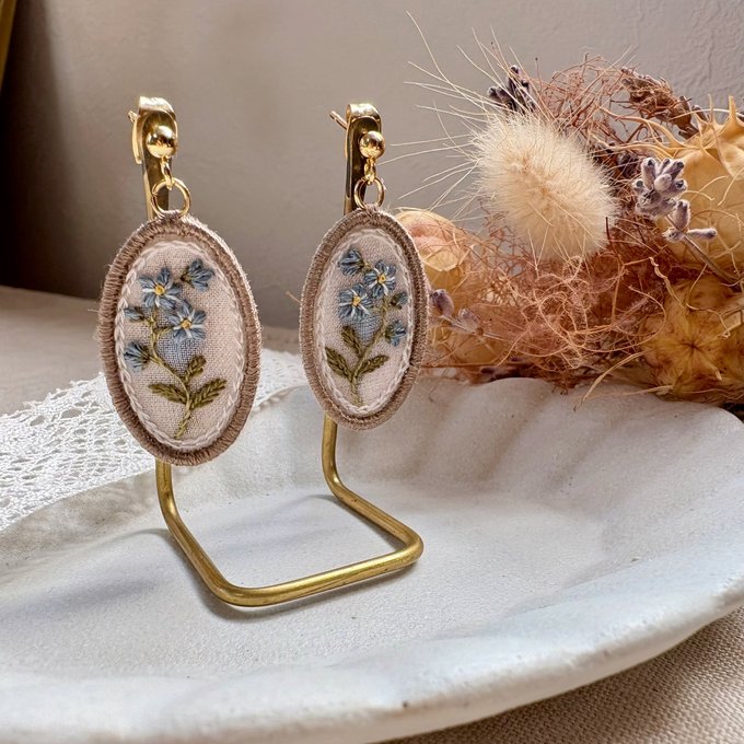 [putiito...] Japanese Handmade Embroidery Earrings, Forget-me-not (Birth Flower for April)