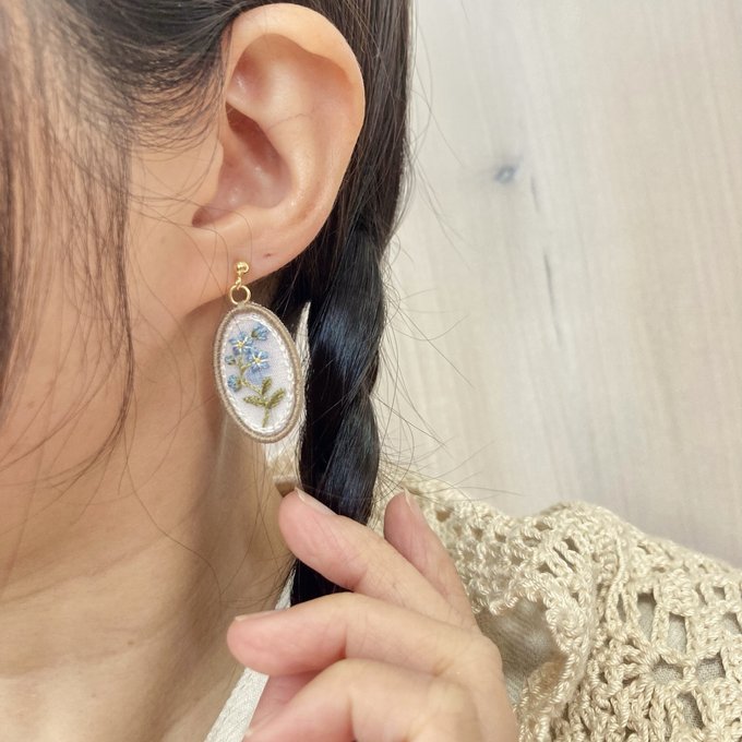 [putiito...] Japanese Handmade Embroidery Earrings, Forget-me-not (Birth Flower for April)