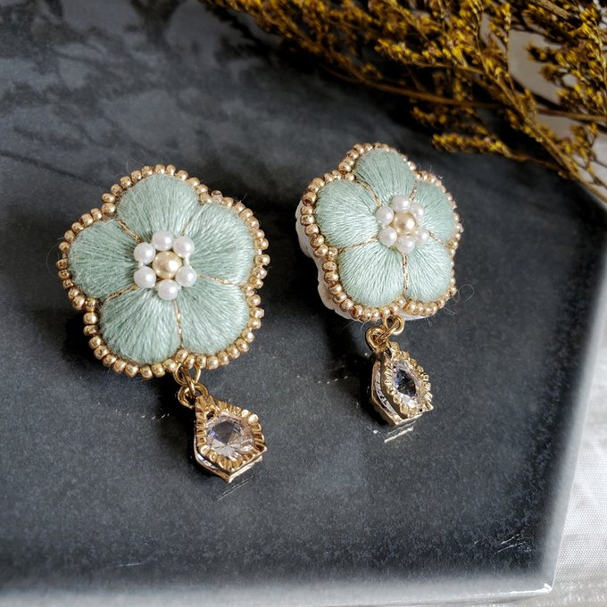 [Hanaliko] Japanese Handmade Flower Embroidery Earrings, Green