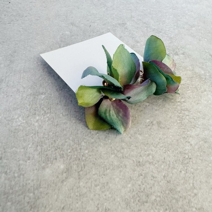 [shii-ffon] Japanese Handmade Petal Earrings, Green x Purple