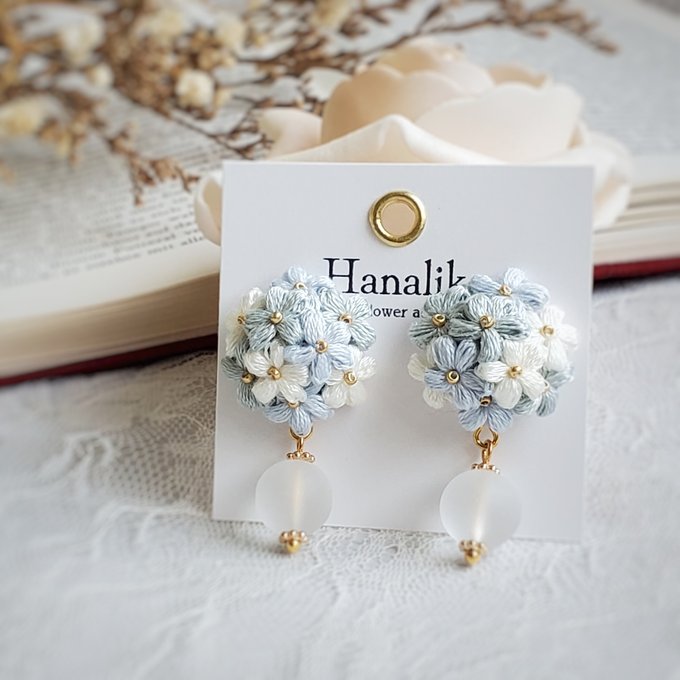 [Hanaliko] Japanese Handmade Bouquet Embroidery with Bead Earrings, Blue