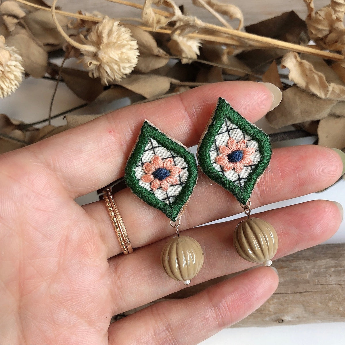 [La Shiga] Japanese Handmade Antique Flower Embroidery Earrings, Green x Pink