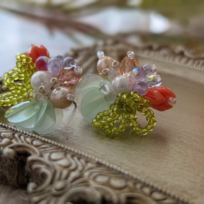 [laSoeur] 日本珠子刺繡Saita耳環，綠色 x 紫色 