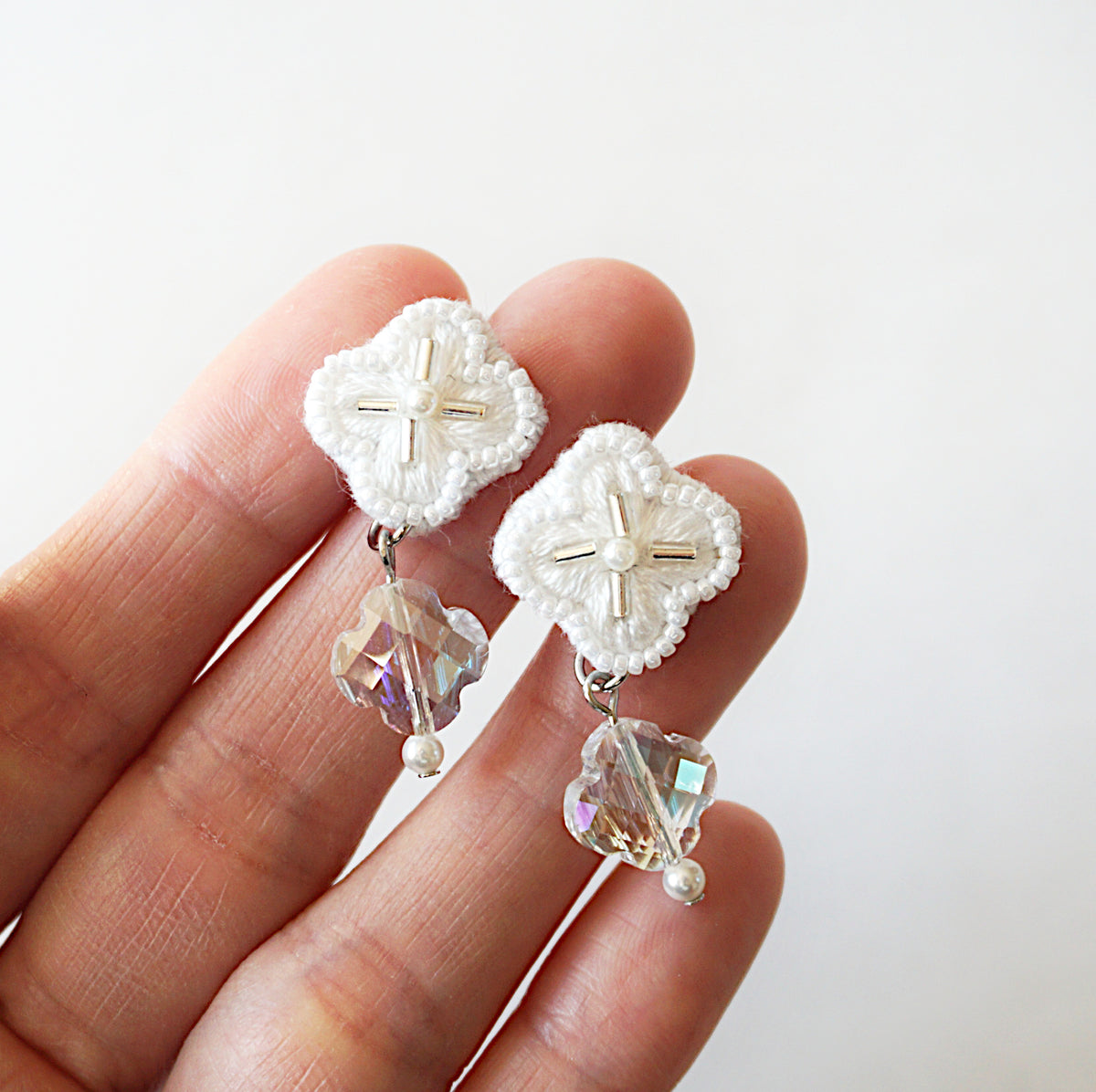 [hiromaru] Japanese Handmade Flower Embroidery Earrings, White