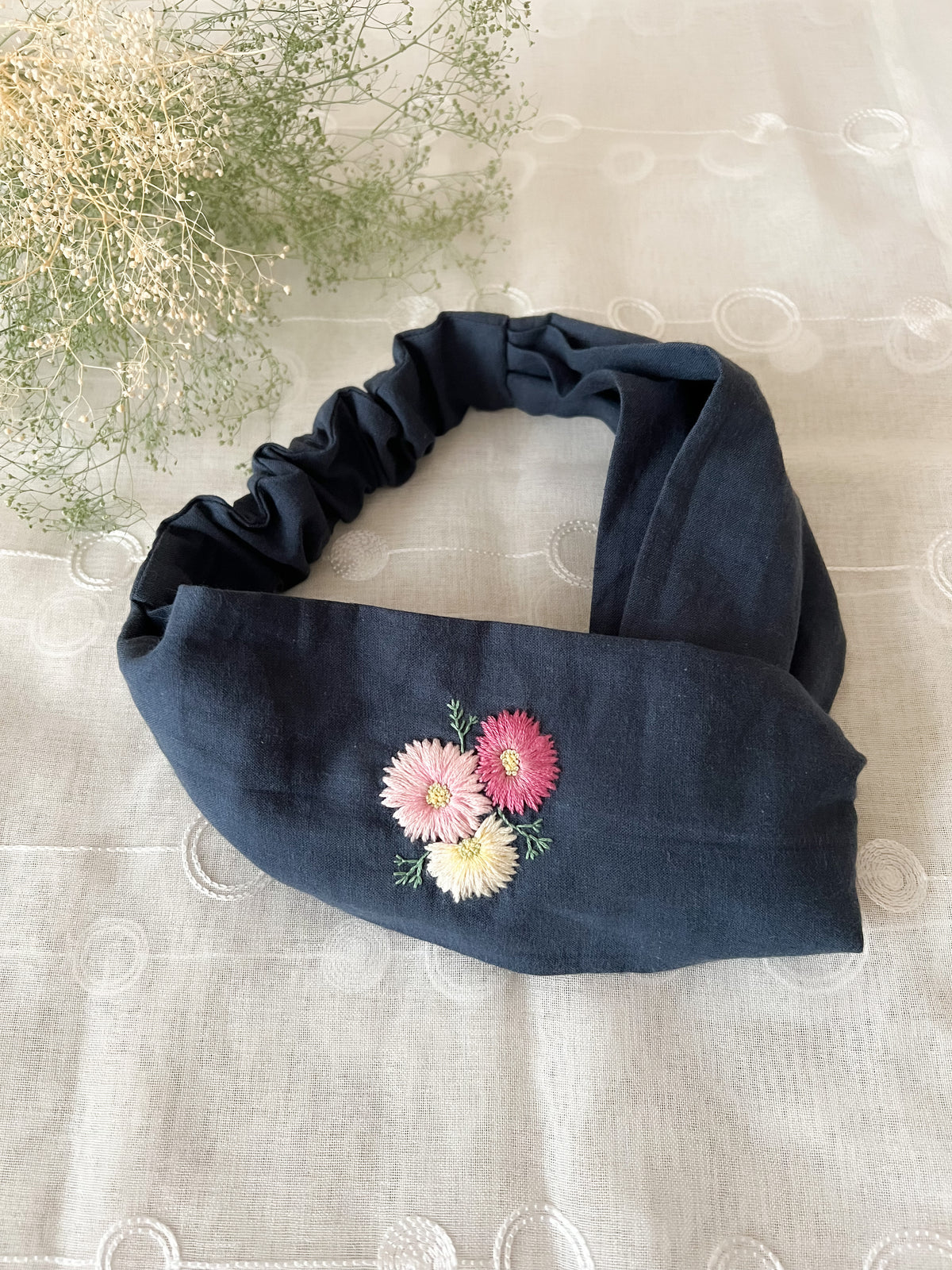 [aya] 日本手作大波斯菊刺繡髮帶，海軍藍色