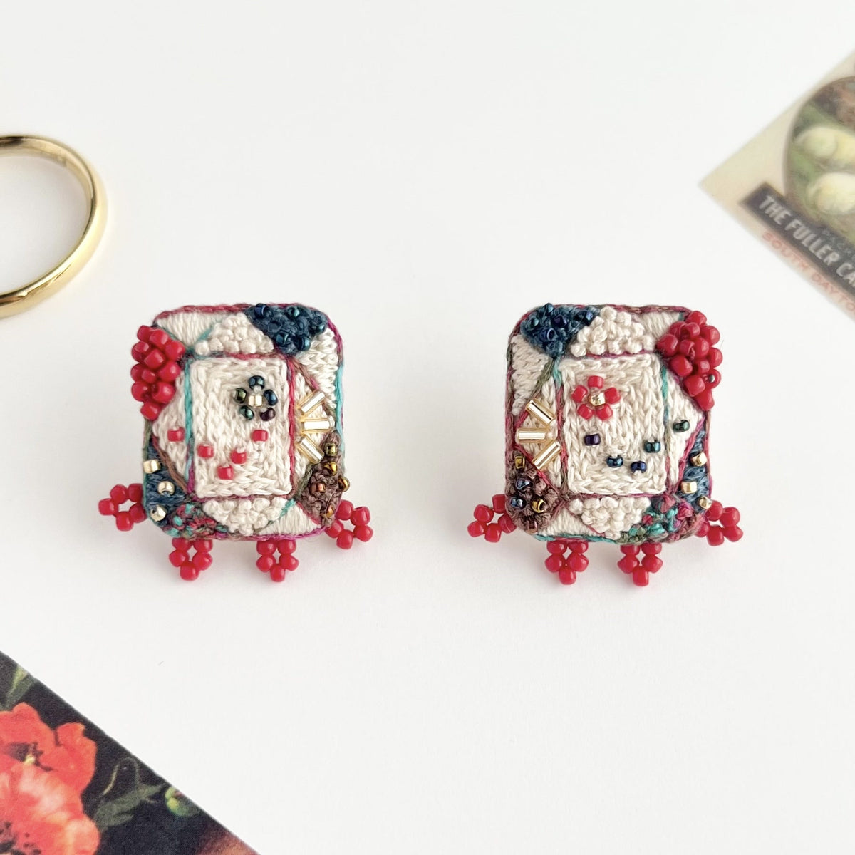 [WiCKET] Japanese Handmade Diamond Flowers Embroidery Earrings, Navy & Red