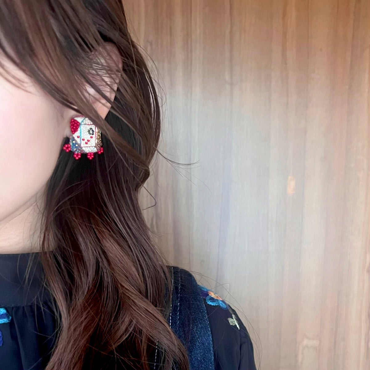 [WiCKET] Japanese Handmade Diamond Flowers Embroidery Earrings, Navy & Red