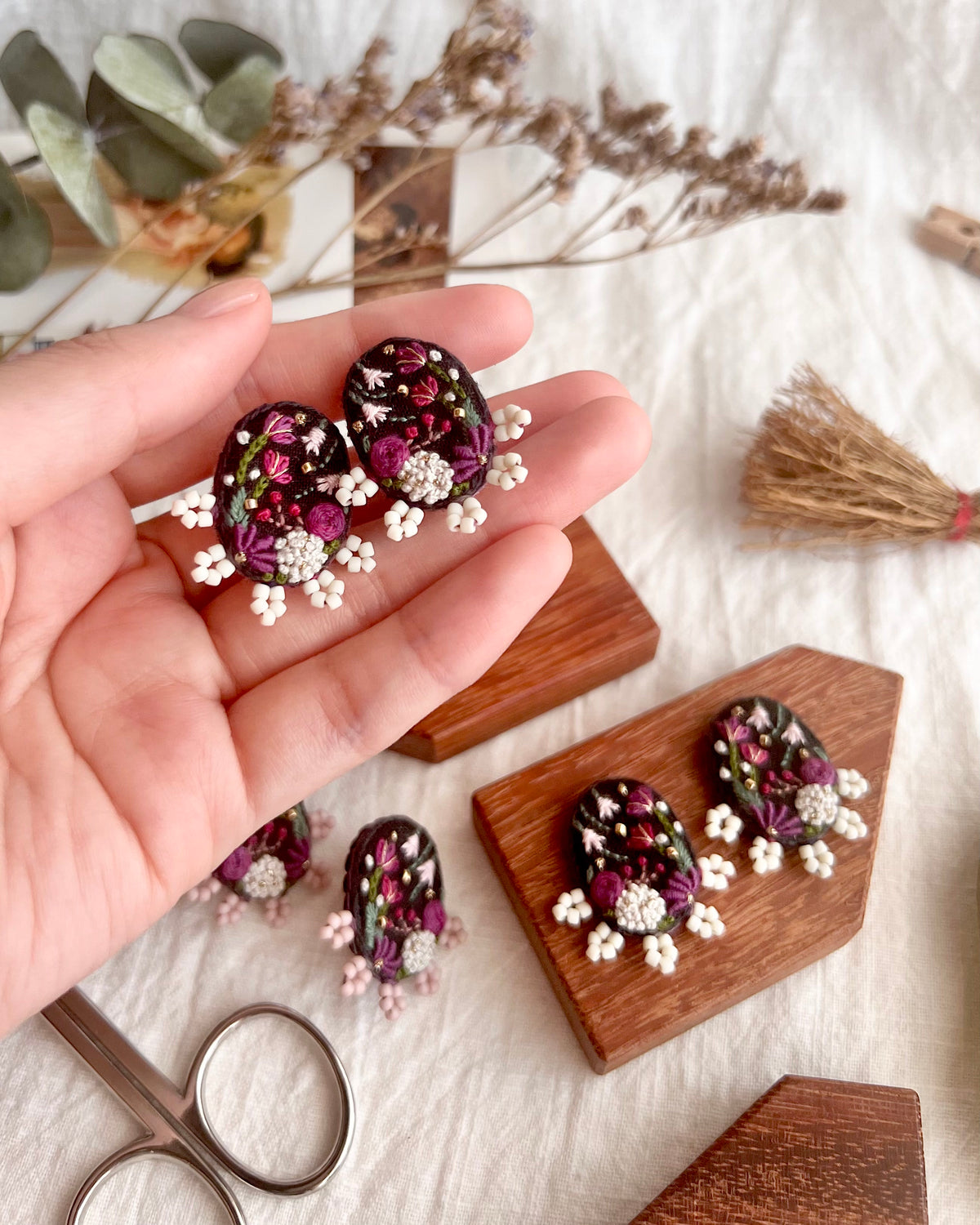 [WiCKET] Japanese Handmade The Garden of Witch Embroidery Earrings, White Beads