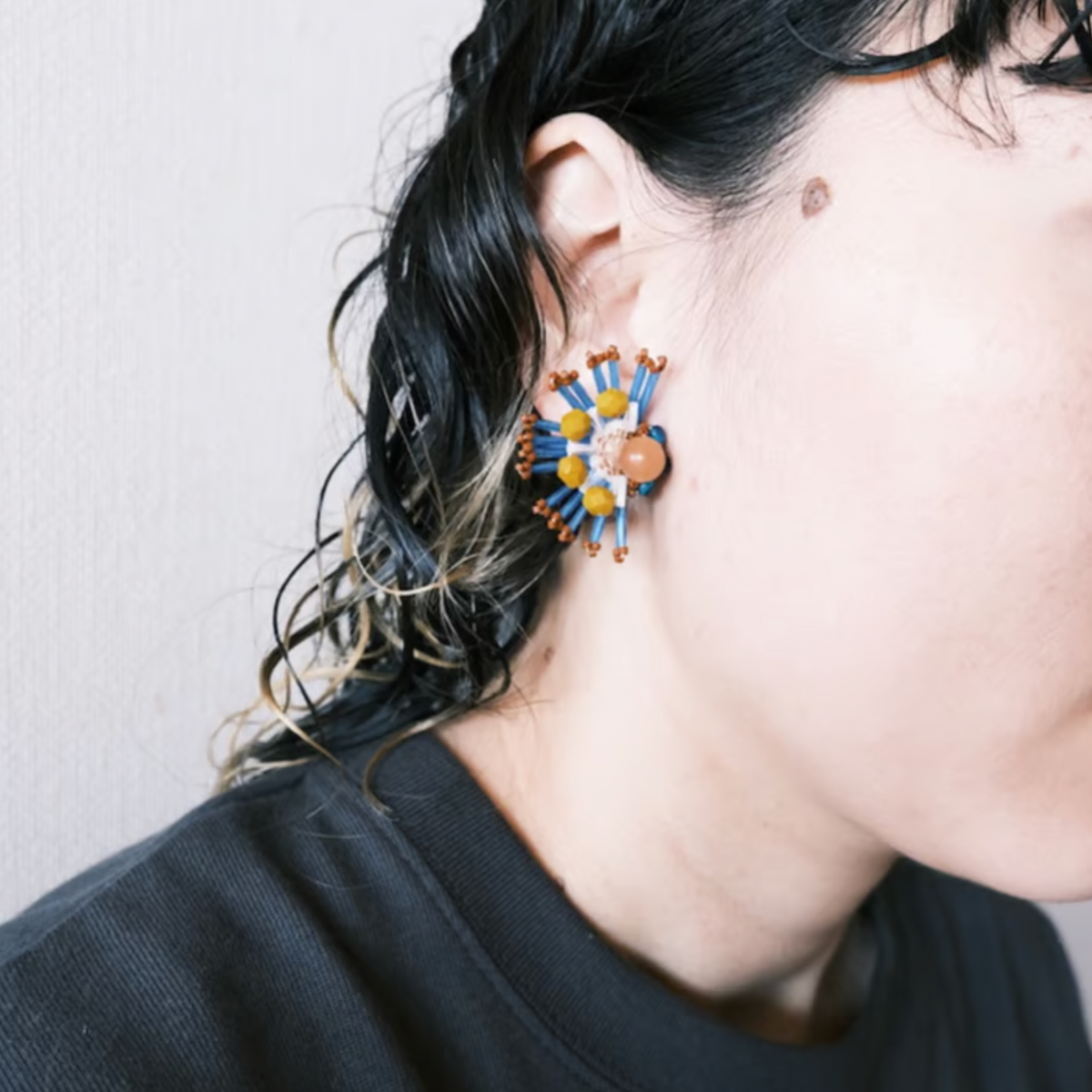 [tukurou] Japanese Handmade Beads Embroidery Kajaku Earrings, White x Green (Clip Only)