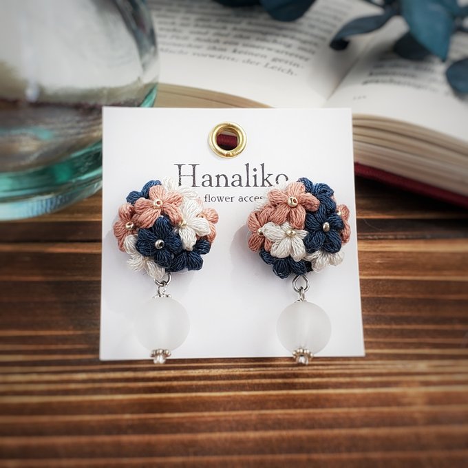 [Hanaliko] Japanese Handmade Bouquet Embroidery with Bead Earrings, Pink x Navy