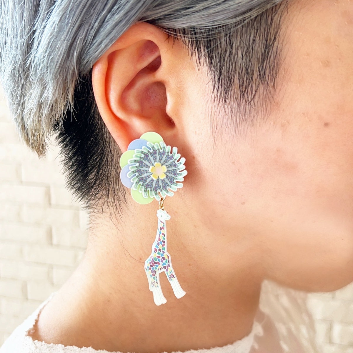[kooco kirari] Japanese Handmade Giraffe Deluxe Earrings, Green
