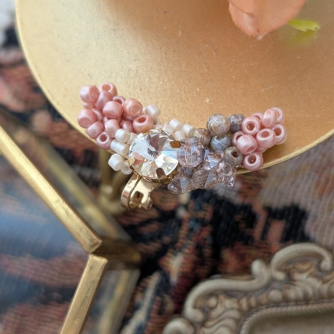 [laSoeur] Japanese Handmade Beads Embroidery Nonohana Ear Cuff, Pink x Milky White
