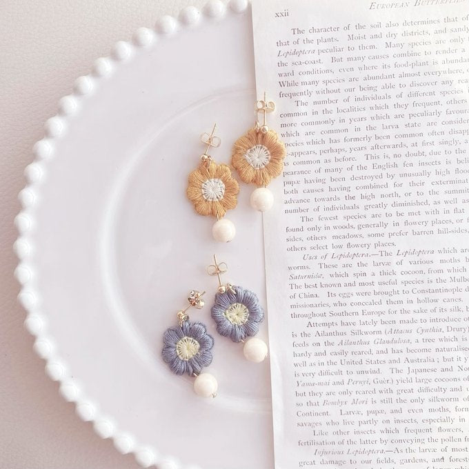 [shii-ffon] Japanese Handmade Flower Earrings, Purplish Blue