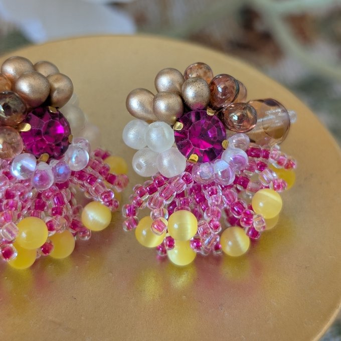 [laSoeur] 日本珠子刺繡Saita耳環，金色 x 粉紅色 
