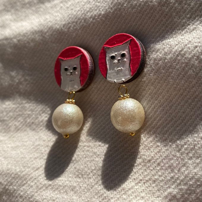 [mameko] Japanese Handmade Kitten Earrings, Red