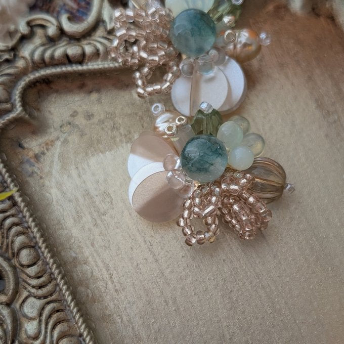 [laSoeur] Japanese Handmade Beads Embroidery Saita Earrings, Green x Rosy Gold