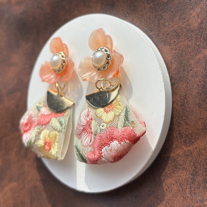 [mameko] Japanese Handmade Indian Embroidery Ribbon Earrings, Coral