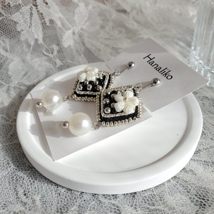 [Hanaliko] Japanese Handmade Diamond Shaped Embroidery with Pearl Earrings, Black