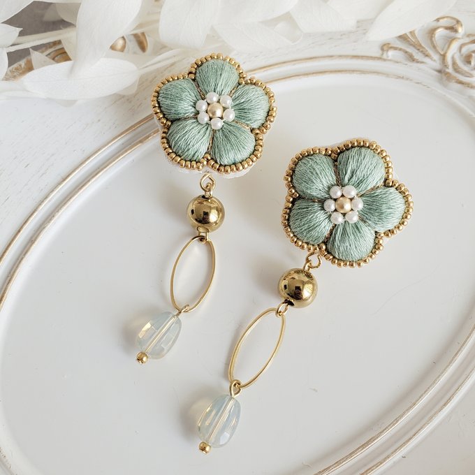 [Hanaliko] Japanese Handmade Flower Embroidery with Charm Earrings, Green