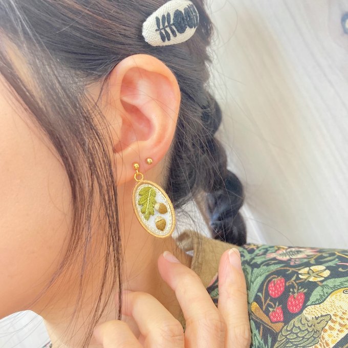 [putiito...] Japanese Handmade Embroidery Earrings, Chestnut (Plant for October)