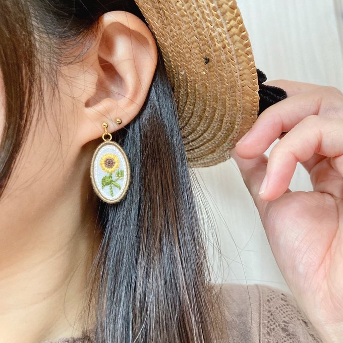 [putiito...] Japanese Handmade Embroidery Earrings, Sunflower (Birth Flower for July)
