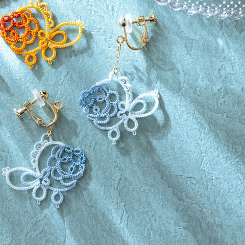 [Nishikino] Japanese Handmade Goldfish Tatting Lace Earrings, Gradating Pale Blue